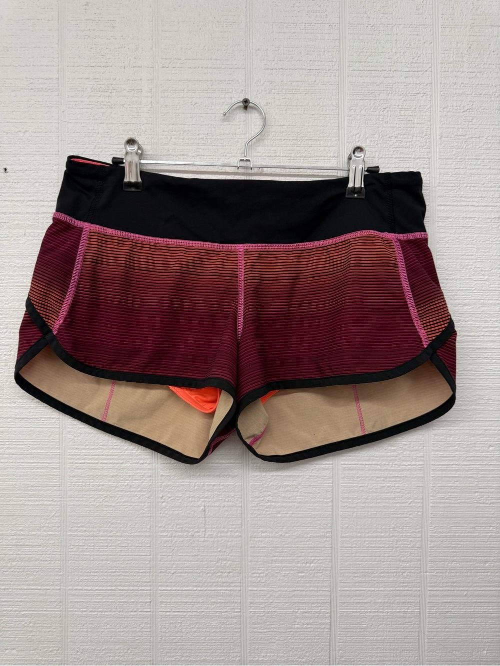 lululemon athletica Women's Gradient Maroon & Black Athletic Shorts